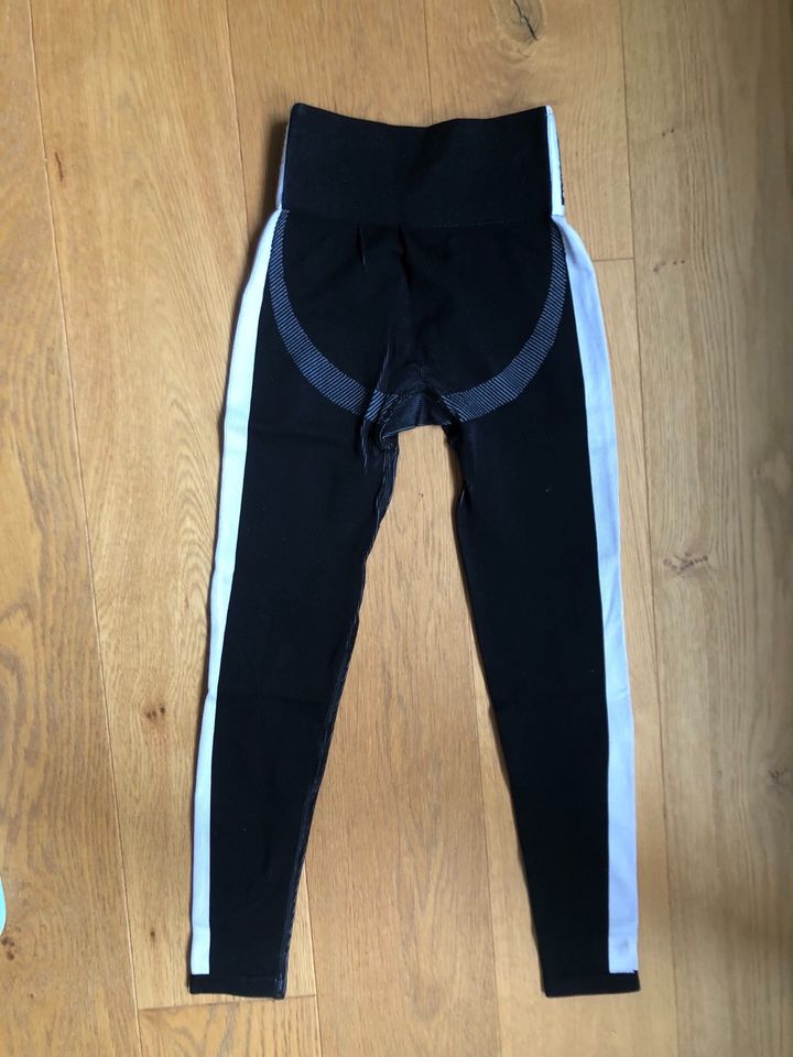 Nike und Smilodox Leggings (XS, S, M) in Krefeld