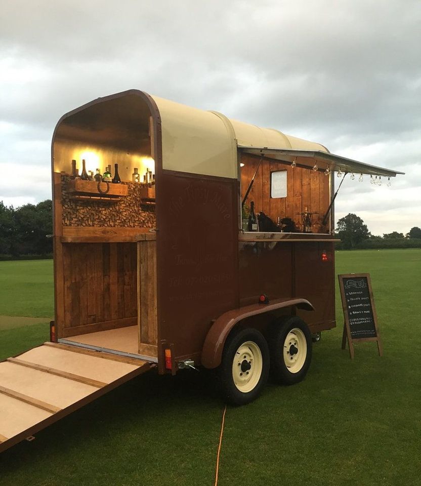 Cocktail Bar Kaffeebar Imbiss Anhänger Pferdeanhänger Foodtruck in Nidderau