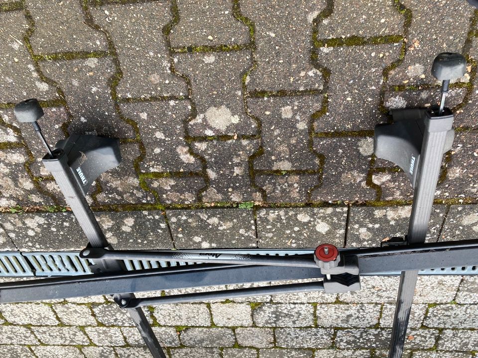 Thule Dachgepäckträger mit Fahrradträger in Willich