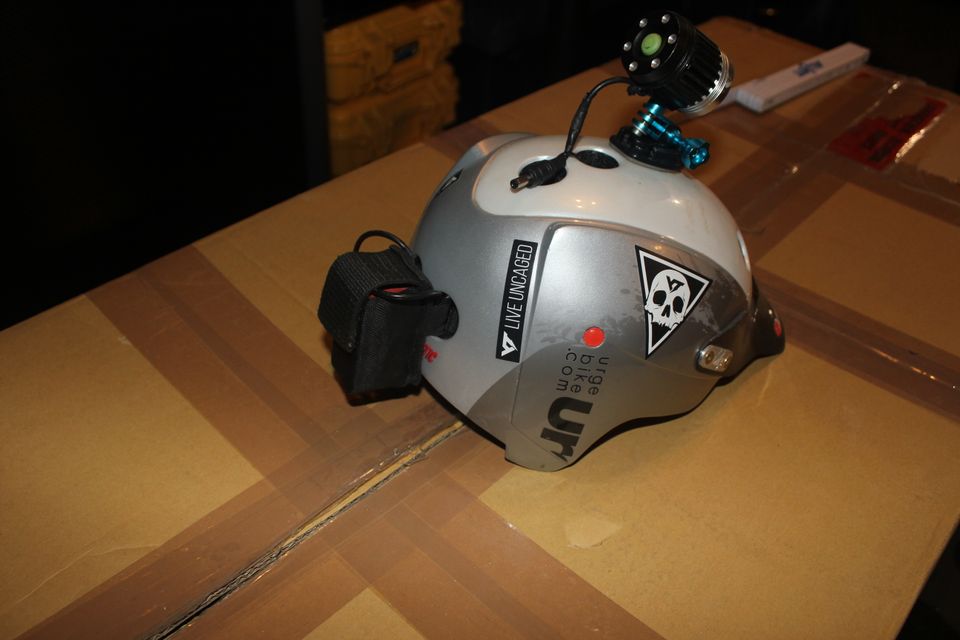 Urge Enduro Nachtfahr Helm mit Licht in Hohenfelde