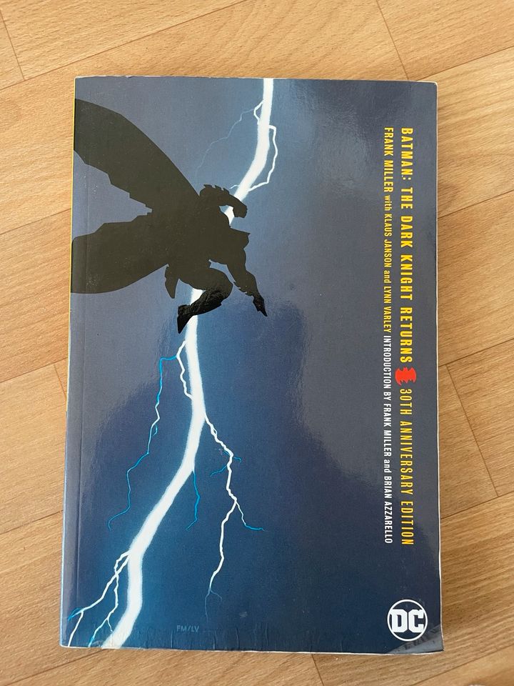 Batman: The Dark Knight Returns 30th Anniversary Edition english in Berlin