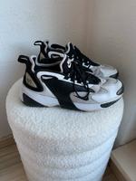 Nike Zoom 2K Sneaker Größe 41 Neuwertig! Niedersachsen - Garbsen Vorschau