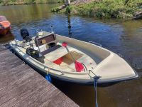 Sportboot Remus 440 mit Brenderup Trailer und Sonnenverdeck Hessen - Kirchhain Vorschau