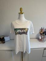 Levi‘s T-Shirt Größe M in weiß Hessen - Niestetal Vorschau