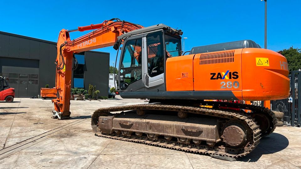 Kettenbagger Hitachi ZX 280 LC N-5 mit CW30 in Hagen