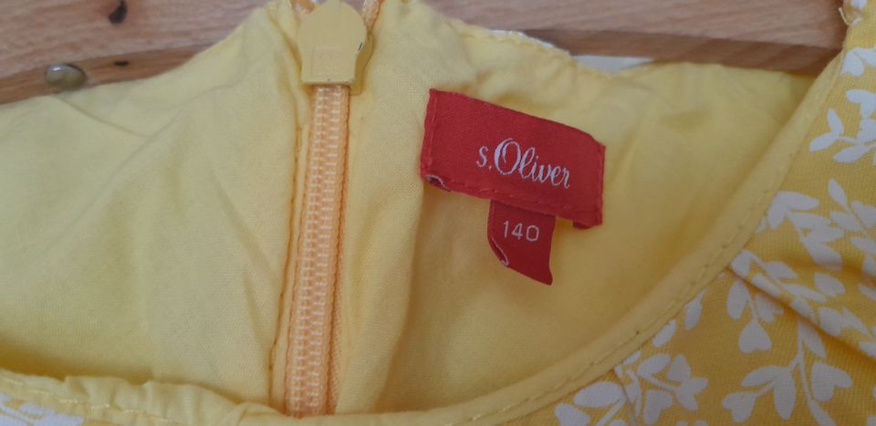 Festliche Kleider Größe 134/140 s.Oliver, Name it, Carter´s in Ortrand