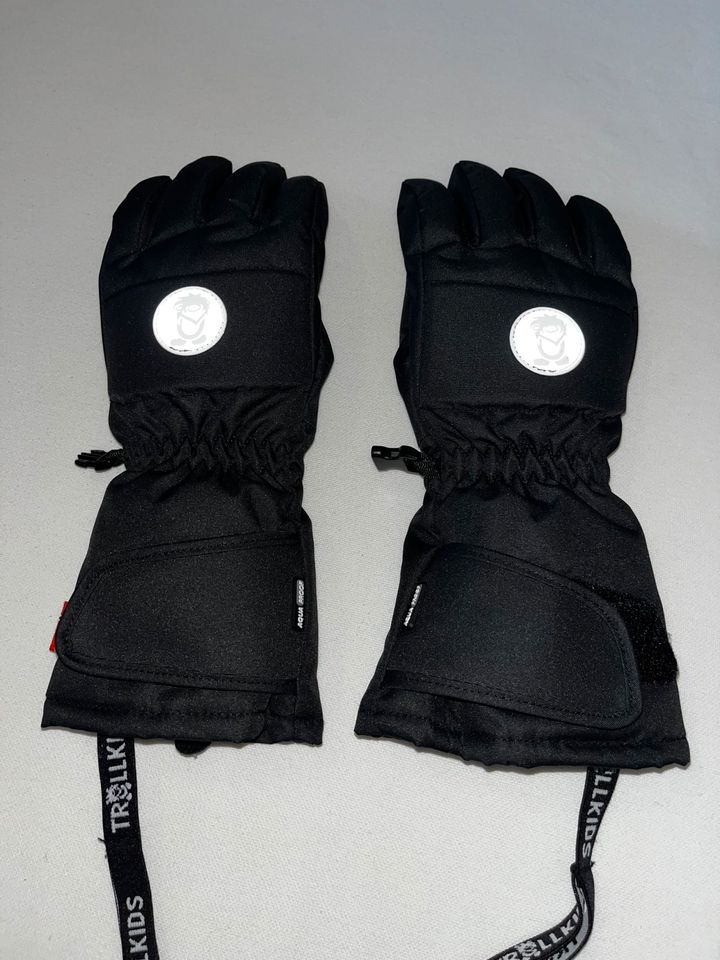 2 paar Trollkids  Handschuhe - Größe 4,5 - schwarz & blau NEU in Mauer