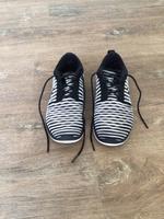 Damen Nike Sneaker Gr.36,5 Niedersachsen - Sulingen Vorschau