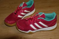 Adidas Hallensportschuhe Schuhe Gr.36 Hessen - Gießen Vorschau