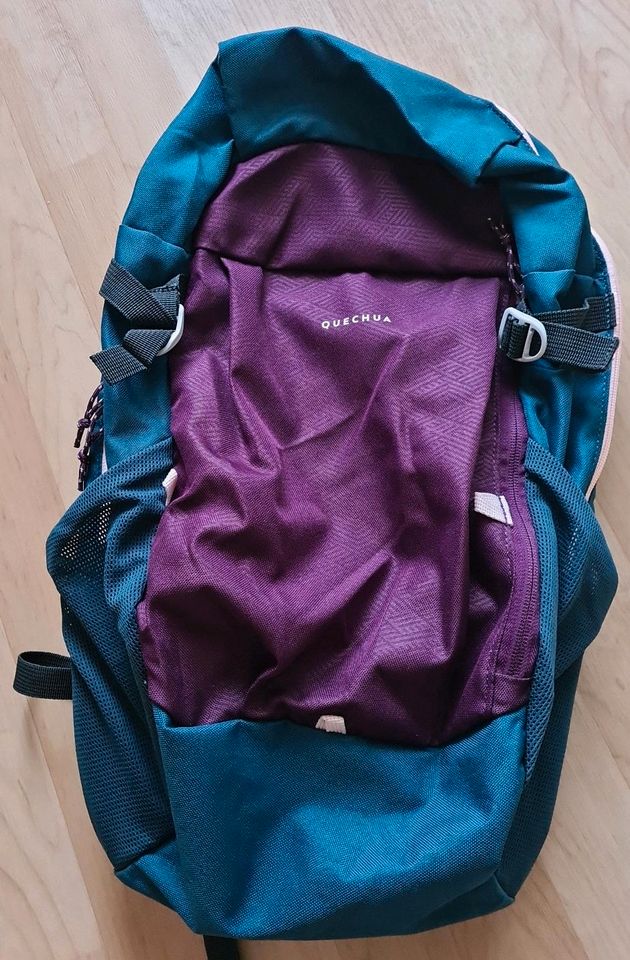 Quechua Backpack dark purple 20l in Dresden - Klotzsche | eBay  Kleinanzeigen ist jetzt Kleinanzeigen