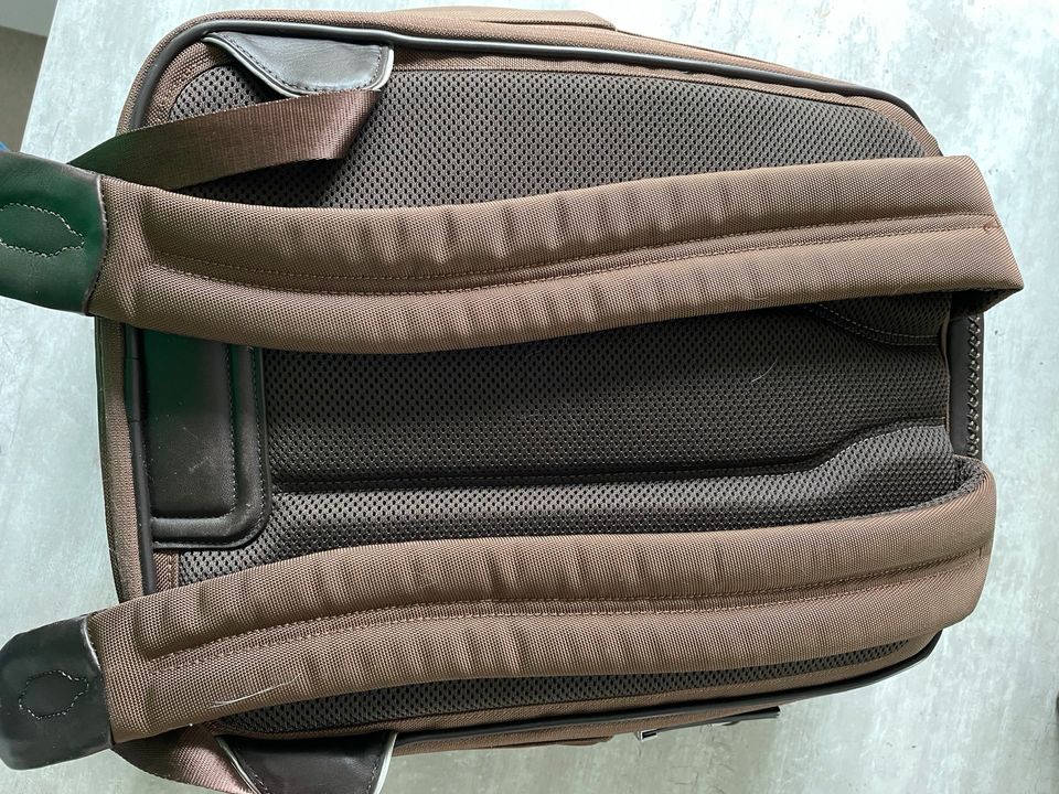 TUMI Rucksack Backpack Laptop neuwertig in Hemer
