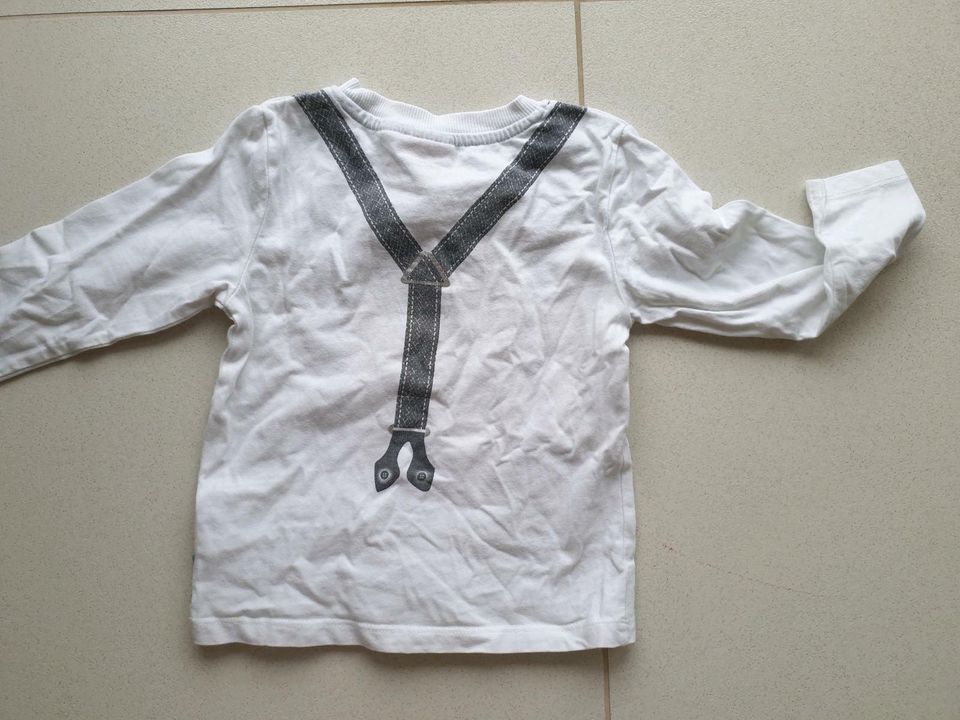 Schickes Langarmshirt Gr. 92 von Liegelind aufgedruckte Hosenträg in Gablingen