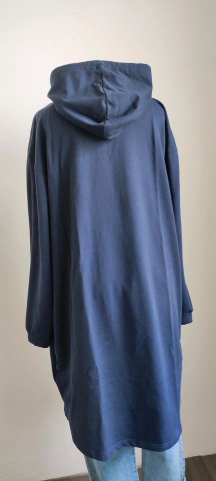 Blaues fransa Oversize Pulloverkleid passend zum Lagenlook in Parchim