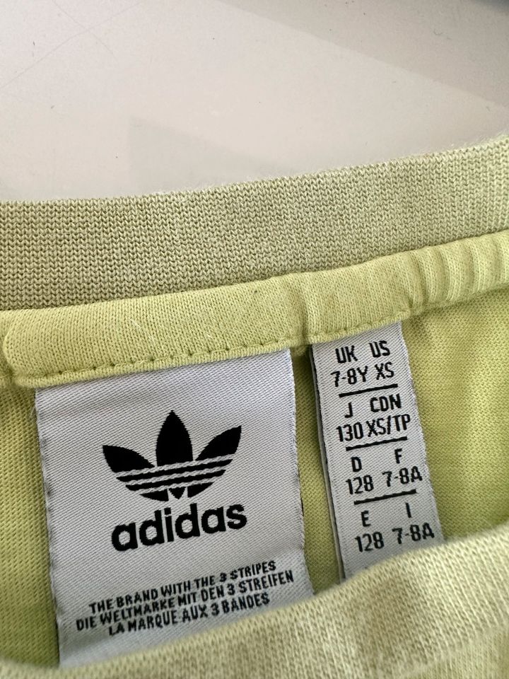 Schönes Adidas T-Shirt Gr. 128 in Wuppertal