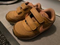 Nike Turnschuh Gr. 23,5 Niedersachsen - Winsen (Luhe) Vorschau