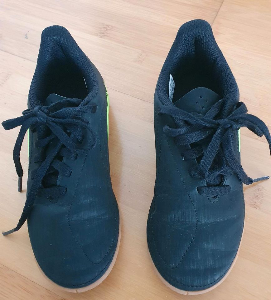 Adidas Hallenfußballschuh Gr. 30 in Waldmünchen