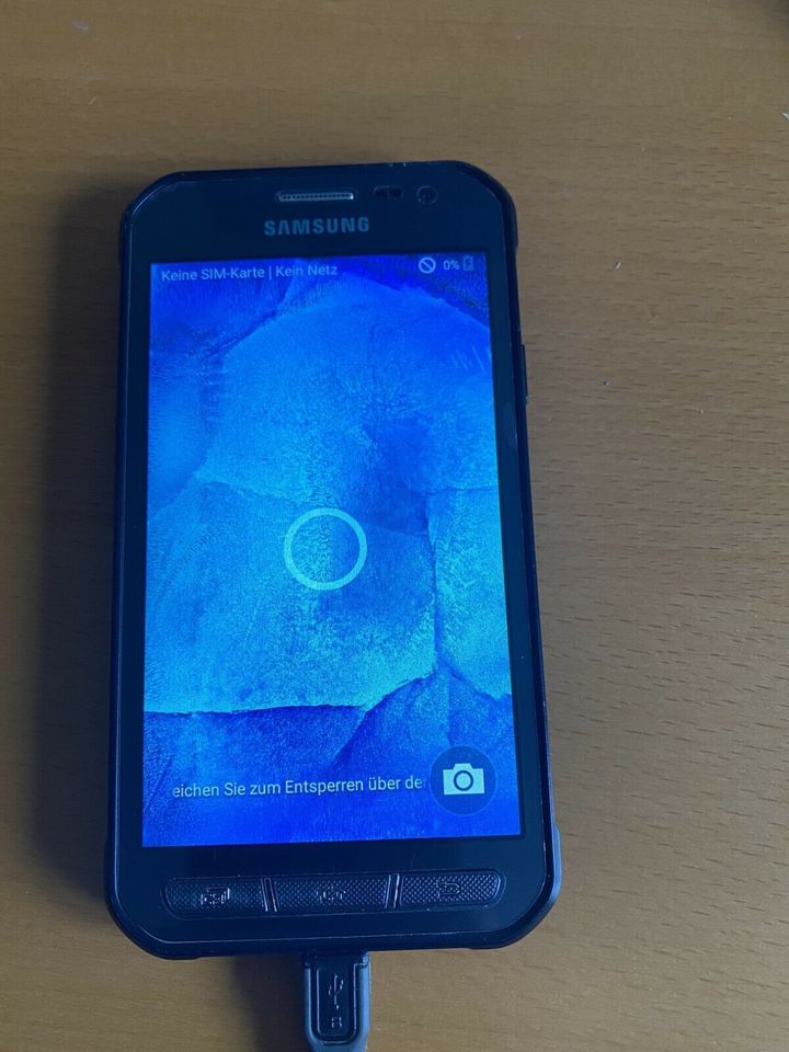 Samsung Galaxy Xcover 3 sehr Robust in Neusäß