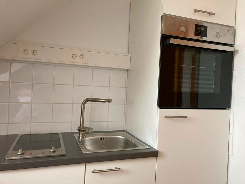 Renovierte 2 ZKB-DG-Wohnung in 66117 SB -WG geeignet- in Saarbrücken