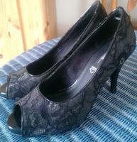 s.Oliver Pumps Peeptoes Schwarz - wie NEU Hessen - Breidenbach  Vorschau