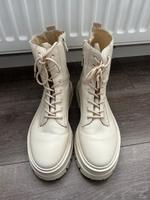 Damen Boots / Stiefeletten zum Schnüren in creme Nordrhein-Westfalen - Gevelsberg Vorschau