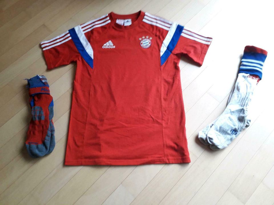 Adidas Trainingsshirt Trikot Teamline FC Bayern Gr. 176 rot in Kaarst