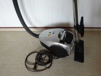 Staubsauger LG Vacuum Cleaner V-2620 inkl. 15 Staubbeutel Niedersachsen - Laatzen Vorschau