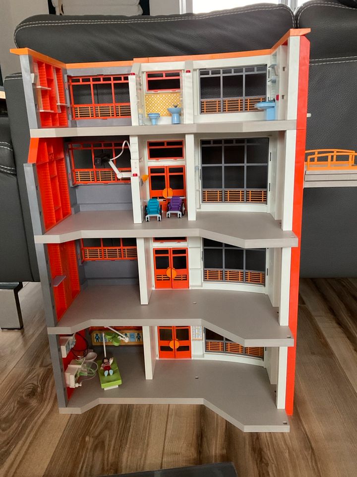 Playmobil City life Kinderklinik 4 Etagen in Neuss