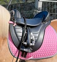 Baumloser Sattel Freedom Kerbl/Covalliero Leder 18" Mecklenburg-Vorpommern - Malchin Vorschau