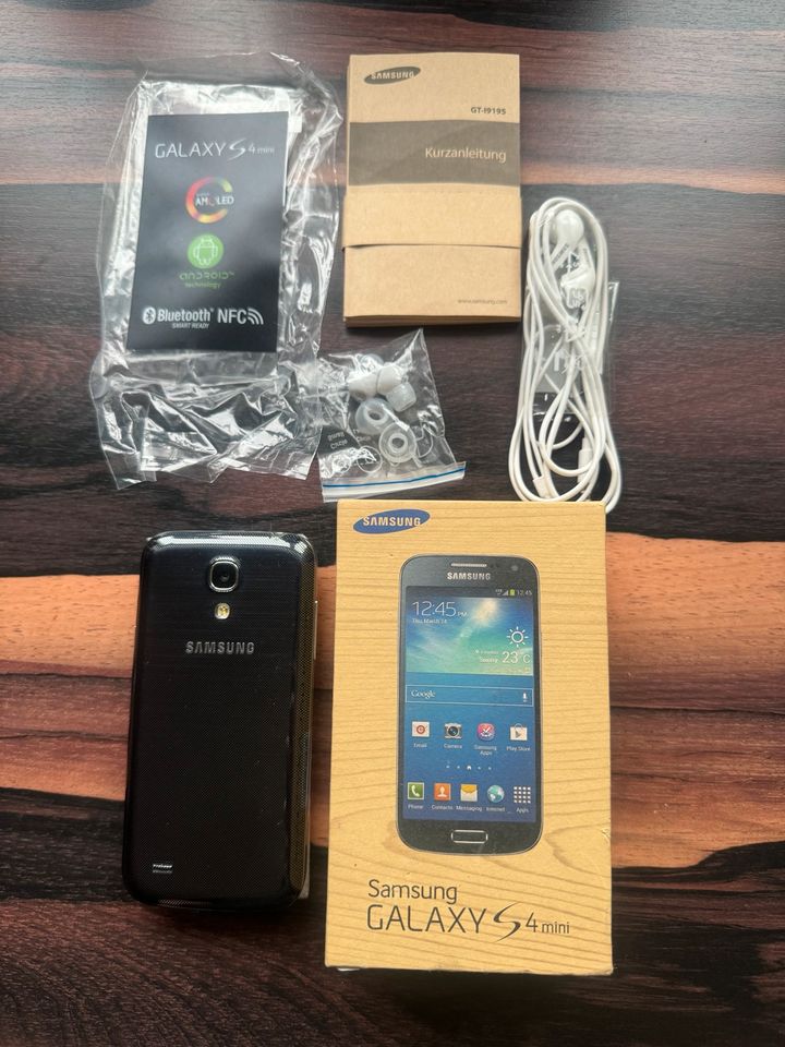 Samsung Galaxy S 4 mini Handy Smartphone 8GB GT19195 in Trebbin