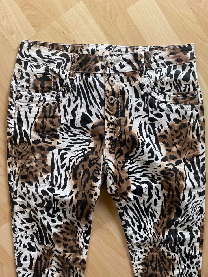 Jewelly Jeans Gr. L/40 animalprint -top- in Langenzenn