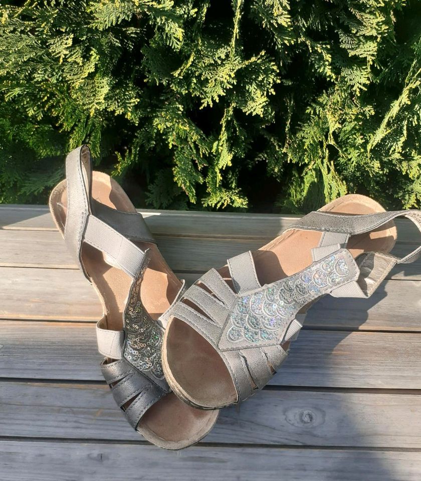 Sommerliche Sandalen Größe 38 für Damen in Delitzsch