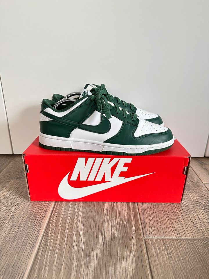 NIKE Dunk Low Retro „Team Green“ (42,5) in Dortmund