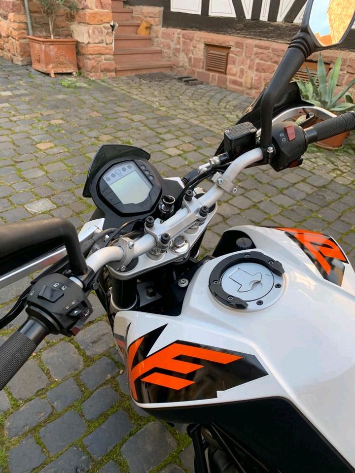 KTM Duke 125 in Bruchköbel