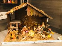 Alte Weihnachtskrippe Holz mit Figuren Maria Jesus Made in Italy Nürnberg (Mittelfr) - Nordstadt Vorschau