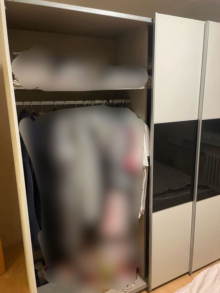 Schwebetürenschrank in Leverkusen