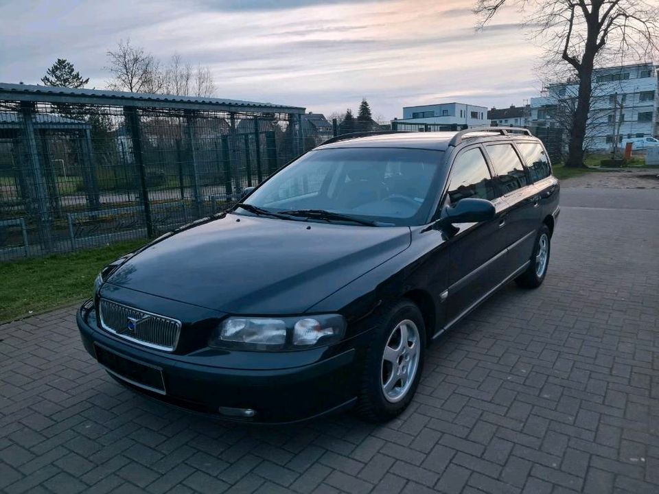 Volvo V70 2.4 Benzin in Hamm