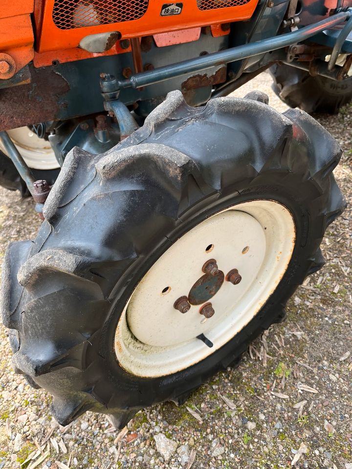 Kubota b7001 Allrad Zapfwelle 16 PS Reitplatz Kleintraktor in Kirchlinteln