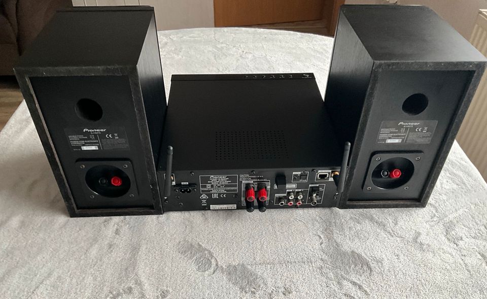 Pioneer Network CD Receiver XC-HM72-K mit Lautsprecher in Hettstedt