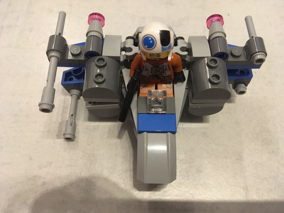 LEGO STAR WARS 75125 - Resistance X-Wing Fighter in München