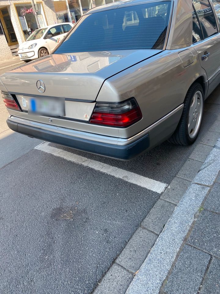 Mercedes E 200      99% Rostfrei in Obertshausen