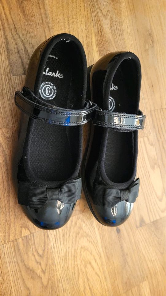 Clarks Ballerina Lackschuhe Mädchen festlich schwarz 32 in Berlin