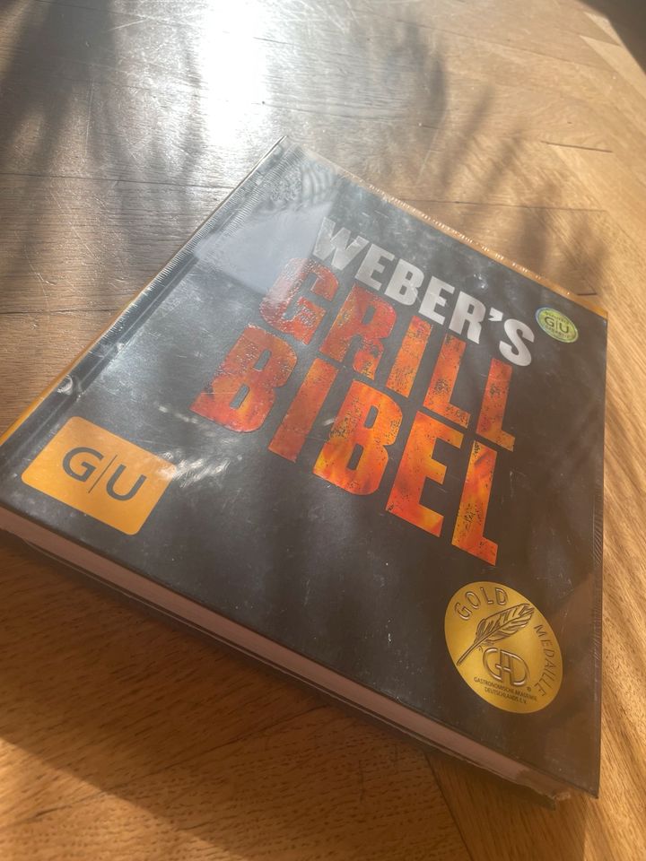Webers Grill Bibel (OVP) in Grenzach-Wyhlen