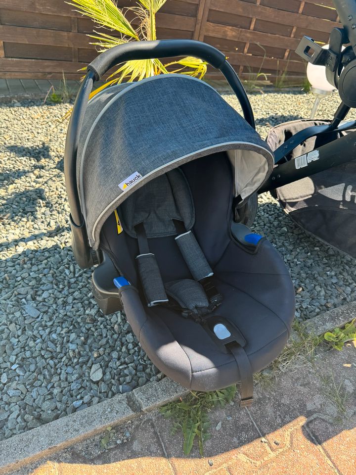 Hauck Kinderwagen 3 in 1 in Gefell