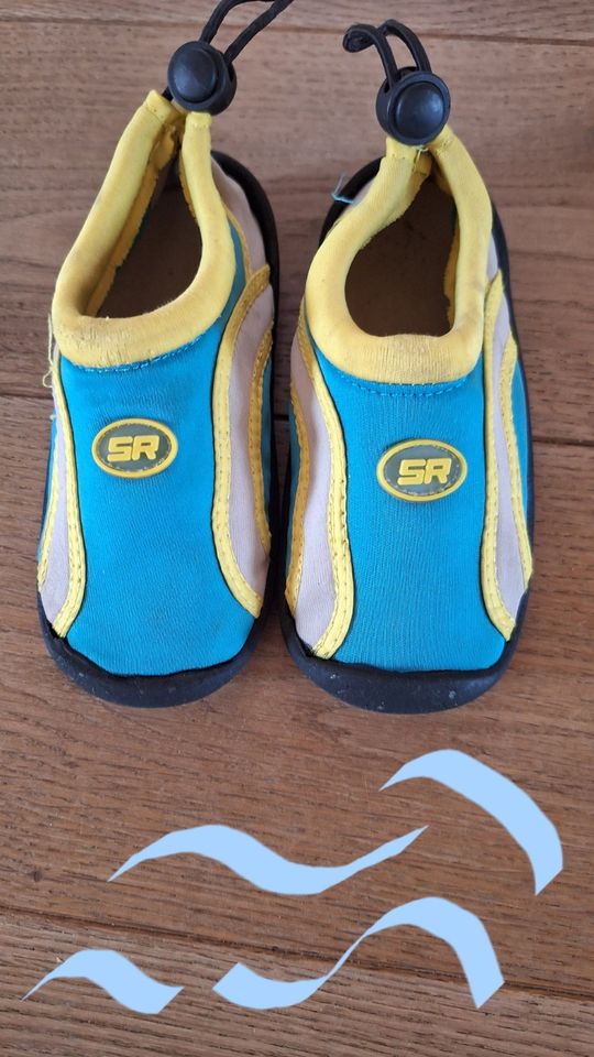 Badeschuhe für  Kinder blau-gelb in Ingolstadt