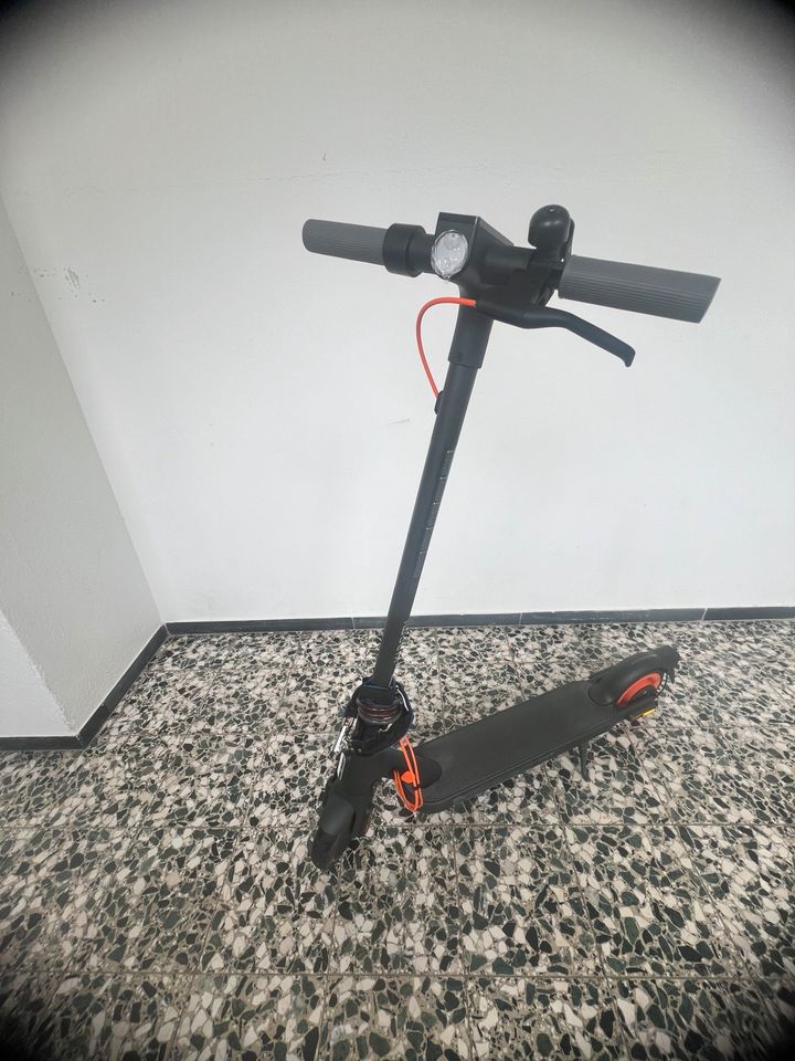 Xiaomi Electric Scooter 4 Go IT, Schwarz und Orange neu in Köln