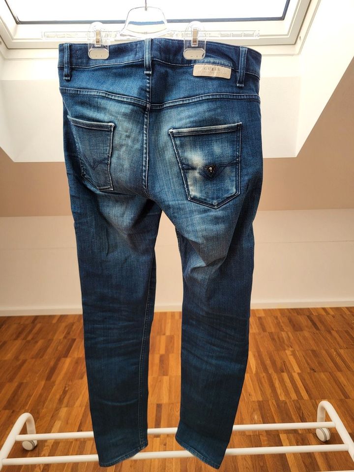 Guess Jeans blau Herren Hose Gr. 30 in Moosburg a.d. Isar