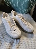 Nike Air Max 720 Rarität Turnschuhe Sneaker Sneakers Gr. 39 weiß Sachsen - Aue Vorschau