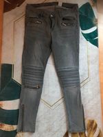 Graue Jeans mit gerippten Knie von H&M, Gr. 42 München - Sendling Vorschau