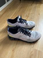 On Cloud X 3 Damen Sportschuhe Laufschuhe Größe 42 Berlin - Spandau Vorschau