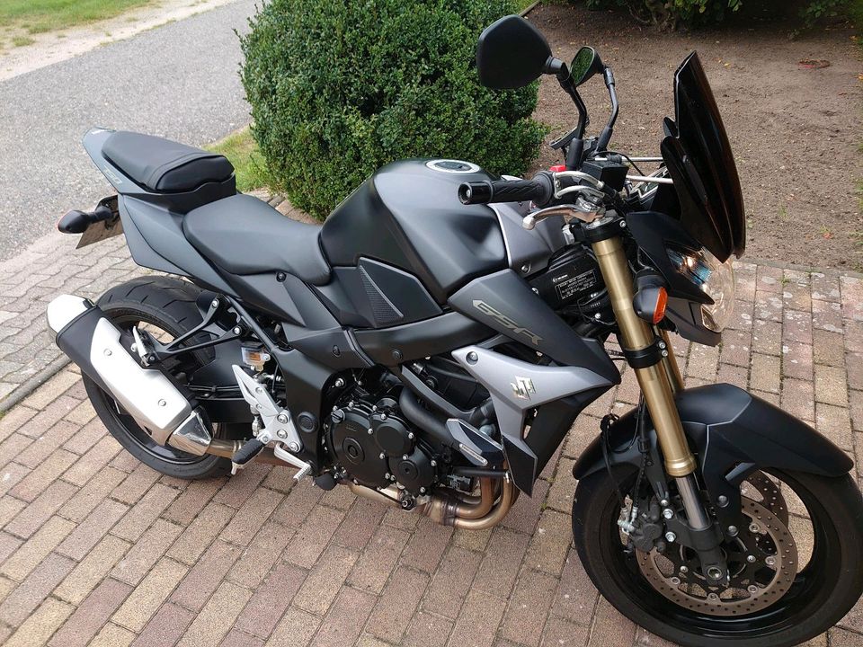 Suzuki GSR 750 in Wrestedt